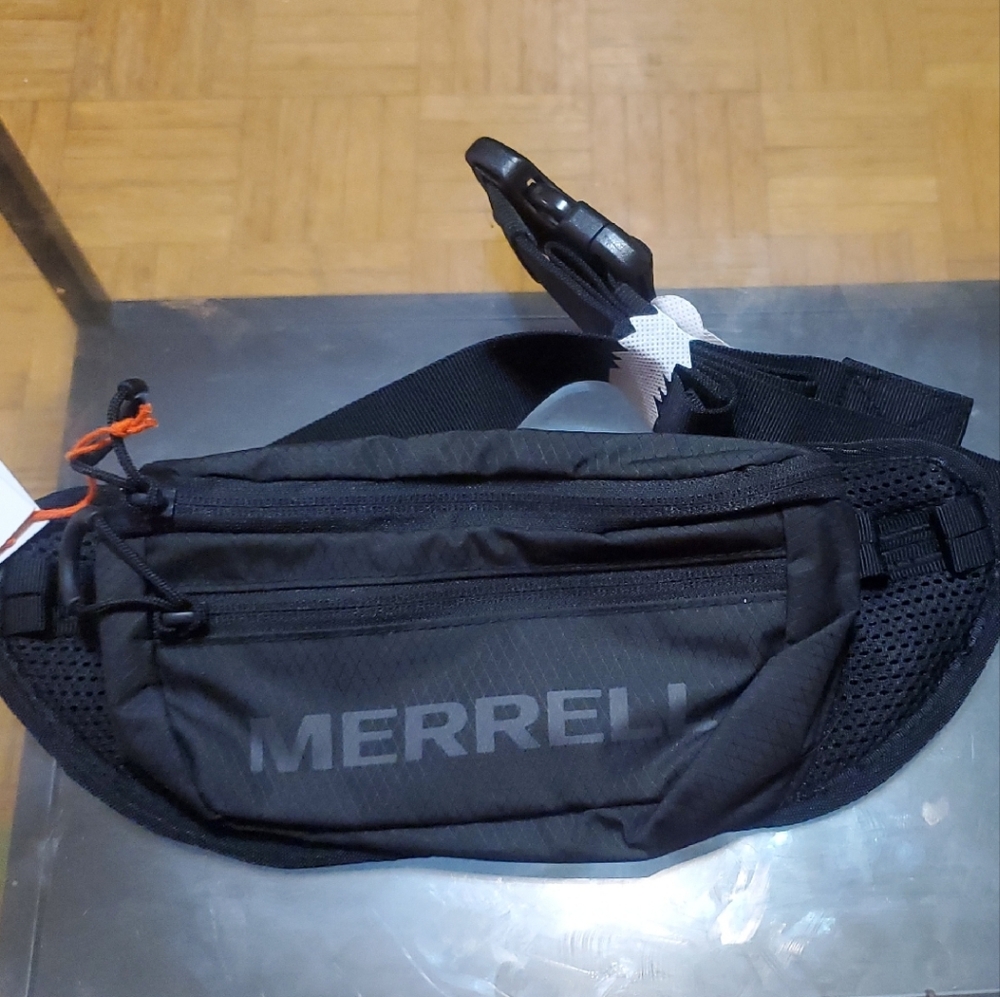 Merrell Black Belt Bag Sleek Adjustable Design